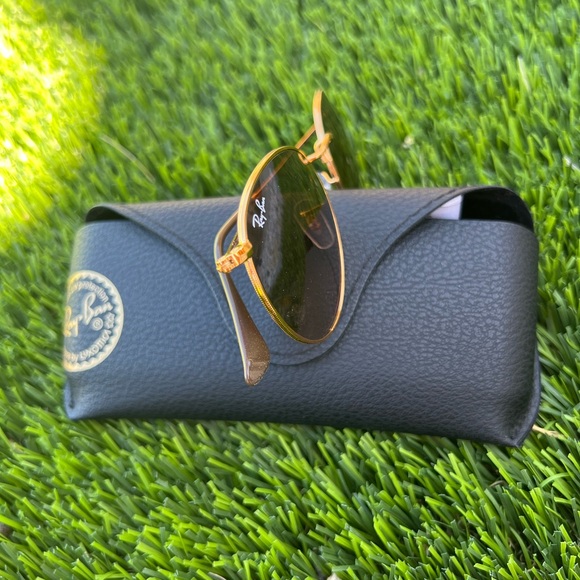 Ray Ban Round Metal Sunglasses - Picture 7 of 8